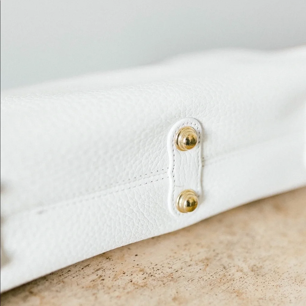 SOLD VINTAGE DOONEY & BOURKE CROSSBODY - Picture 6 of 9